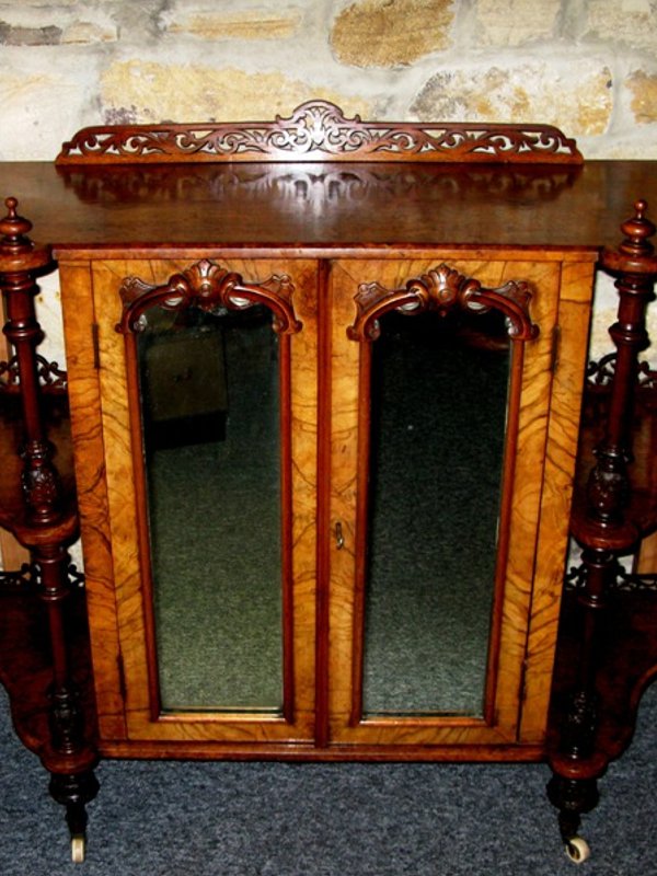 Victorian burr walnut low side cabinet/whatnot