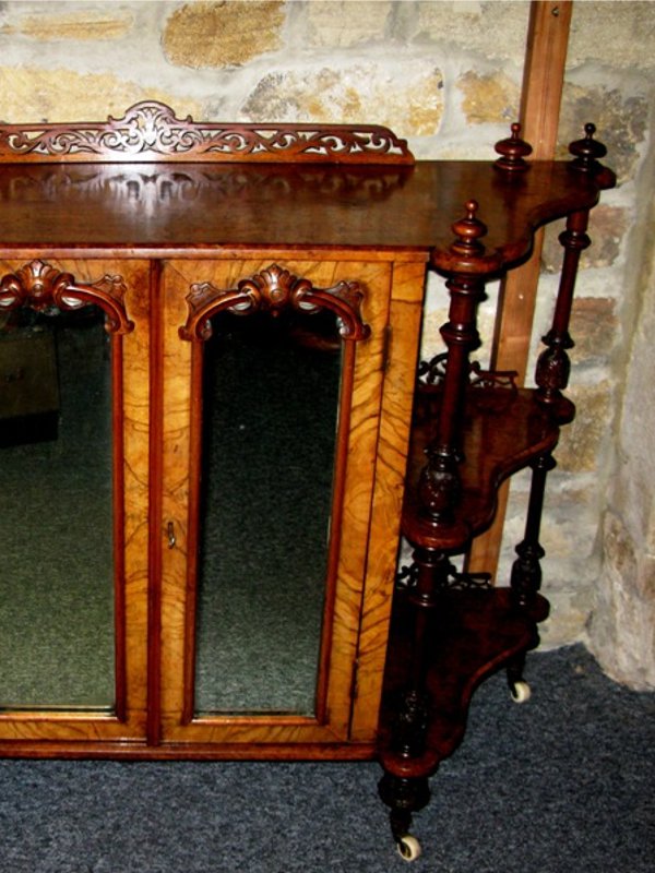 Victorian burr walnut low side cabinet/whatnot