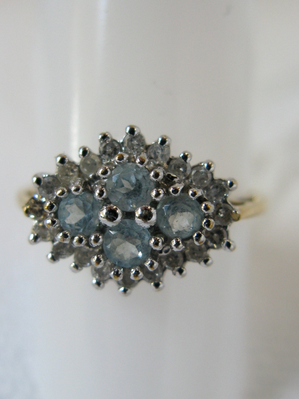 9ct Diamond & Aquamarine Ring